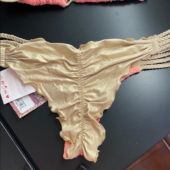 Luli Fama shimmery bikini - Picture 4 of 6